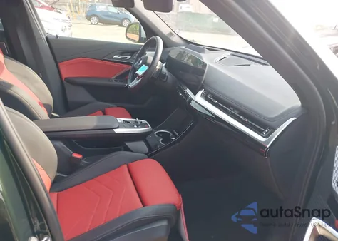 2023 BMW X1 xDrive28I z USA, uszkodzony, nr VIN WBX73EF08P5X27011